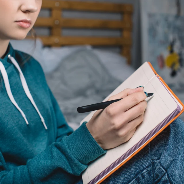 Denne uge er #myopiaawarenessweek . Myopi er det samme som nærsynethed. På siden barnsyn.dk har vi samlet svar på spørgsmål som:

👀Hvad er nærsynethed?
👀Hvor ofte skal barnets syn tjekkes?
👀Hvorfor bliver man nærsynet?
👀Hvilke tegn skal du være opmærksom på ved nærsynethed?
👀Hvordan påvirker nærsynethed dit barn?

#nærsynethed #myopi #myopiamanagement