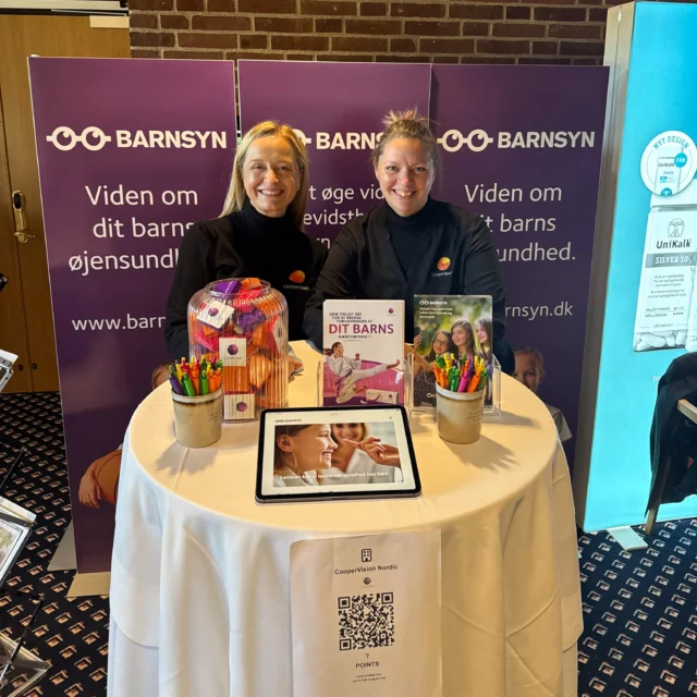 Tak for nogen fantastiske dage på Sundhedsplejerskernes konference 💜

Vi er meget glade for alle de værdifulde samtaler, vi havde med engagerede sundhedsplejersker fra hele landet. Tak til alle jer, der lagde vejen forbi vores stand, delte erfaringer og viste interesse for vigtigheden af godt syn hos børn.

Vi tager hjem med masser af inspiration og ser frem til at fortsætte dialogen om, hvordan vi sammen kan bidrage til bedre syn og bedre forudsætninger for børns udvikling og læring. 

#barnsyn #sundhedsplejerskerneslandskonference #børnssyn #synhosbørn #myopi #øjensundhed